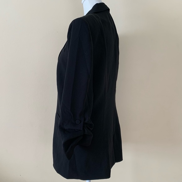 Khloe Ruched Sleeve Blazer
CINQ À SEPT - Picture 6 of 12